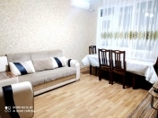 İcarəyə verilir 2 otaqlı 68 m2 köhnə tikili Memar Əcəmi m.