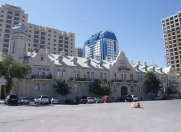 Satılır 2 otaqlı 70 m2 köhnə tikili A.S.Puşkin parkı