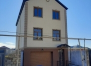 Satılır 4 otaqlı 203 m2 həyət evi Badamdar