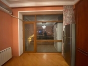 İcarəyə verilir 1 otaqlı 20 m2 ofis Azərbaycan Dillər Universiteti