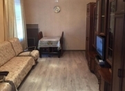 İcarəyə verilir 1 otaqlı 40 m2 köhnə tikili Şah İsmayıl Xətai m.