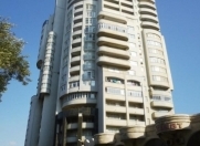 İcarəyə verilir 4 otaqlı 225 m2 yeni tikili 8 Noyabr m.