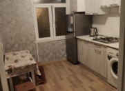 İcarəyə verilir 3 otaqlı 80 m2 köhnə tikili Gənclik m.