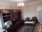 Satılır 3 otaqlı 80 m2 köhnə tikili C.Naxçıvanski adına Hərbi Akademiya