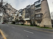 Satılır 1 otaqlı 30 m2 köhnə tikili Elmlər Akademiyası m.