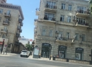 Satılır 3 otaqlı 88 m2 köhnə tikili Sahil m.