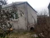 Satılır 4 otaqlı 110 m2 həyət evi Binə