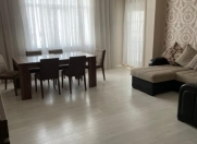 İcarəyə verilir 3 otaqlı 105 m2 yeni tikili Badamdar