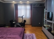 Satılır 5 otaqlı 220 m2 köhnə tikili Badamdar