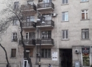 İcarəyə verilir 2 otaqlı 80 m2 köhnə tikili 28 May m.