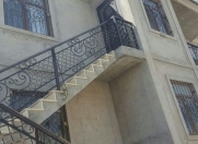 Satılır 6 otaqlı 300 m2 həyət evi Buzovna