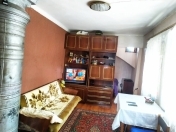 Satılır 1 otaqlı 27 m2 köhnə tikili Sahil m.