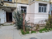 Satılır 3 otaqlı 70 m2 köhnə tikili Qara Qarayev m.