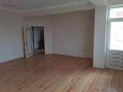 Satılır 2 otaqlı 95 m2 yeni tikili Yevlax