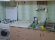 İcarəyə verilir 2 otaqlı 50 m2 köhnə tikili Şah İsmayıl Xətai m.