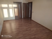 Satılır 2 otaqlı 80 m2 köhnə tikili 8 km