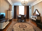 Satılır 3 otaqlı 111 m2 yeni tikili Moskva univermağı