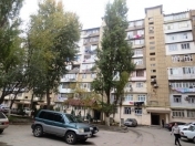 Satılır 4 otaqlı 85 m2 köhnə tikili Xalqlar Dostluğu m.