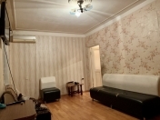 Satılır 1 otaqlı 50 m2 köhnə tikili 8 km