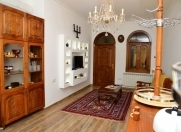 İcarəyə verilir 2 otaqlı 50 m2 köhnə tikili İçəri Şəhər m.