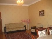 İcarəyə verilir 3 otaqlı 120 m2 yeni tikili Gənclik m.