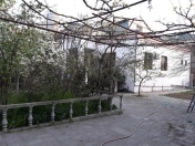 Satılır 6 otaqlı 250 m2 həyət evi Qaraçuxur