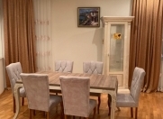 İcarəyə verilir 3 otaqlı 170 m2 yeni tikili 28 May m.