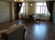 Satılır 5 otaqlı 180 m2 yeni tikili Xırdalan