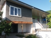 Satılır 4 otaqlı 600 m2 həyət evi Şəki