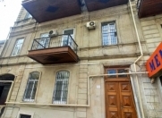 Satılır 3 otaqlı 86 m2 köhnə tikili Səbail r.