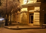 Satılır 4 otaqlı 100 m2 köhnə tikili Səbail r.