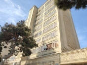 Satılır 2 otaqlı 70 m2 köhnə tikili Səbail r.