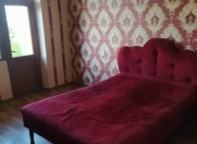 İcarəyə verilir 3 otaqlı 70 m2 köhnə tikili Qara Qarayev m.