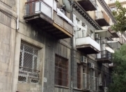 İcarəyə verilir 2 otaqlı 50 m2 köhnə tikili ABŞ səfirliyi