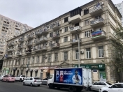 Satılır 3 otaqlı 70 m2 köhnə tikili Nizami m.