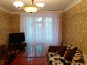 İcarəyə verilir 2 otaqlı 60 m2 köhnə tikili Elmlər Akademiyası m.