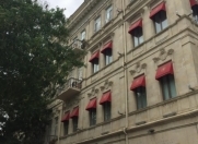 Satılır 5 otaqlı 140 m2 ofis Səbail r.