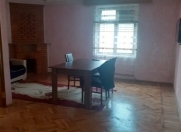 İcarəyə verilir 2 otaqlı 50 m2 köhnə tikili İnşaatçılar m.