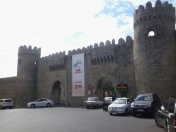 İcarəyə verilir 2 otaqlı 28 m2 köhnə tikili İçəri Şəhər m.