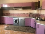 İcarəyə verilir 3 otaqlı 100 m2 köhnə tikili 8 Noyabr m.