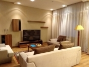 İcarəyə verilir 4 otaqlı 220 m2 yeni tikili Sahil m.