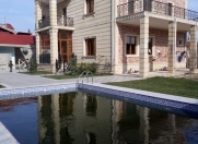 Satılır 8 otaqlı 580 m2 villa Buzovna