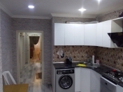 Satılır 3 otaqlı 85 m2 köhnə tikili Sərhədçi İdman kompleksi