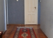 Satılır 2 otaqlı 60 m2 köhnə tikili Babək Plaza