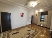 İcarəyə verilir 3 otaqlı 131 m2 yeni tikili Nizami m.