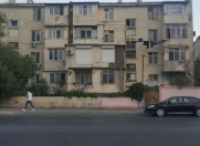 Satılır 2 otaqlı 50 m2 köhnə tikili Yasamal parkı