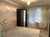 İcarəyə verilir 2 otaqlı 60 m2 köhnə tikili Elmlər Akademiyası m.