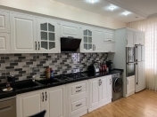 Satılır 4 otaqlı 130 m2 yeni tikili Həzi Aslanov m.