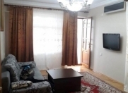 İcarəyə verilir 2 otaqlı 65 m2 köhnə tikili Gənclik m.