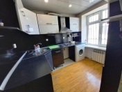 İcarəyə verilir 2 otaqlı 50 m2 köhnə tikili İnşaatçılar m.